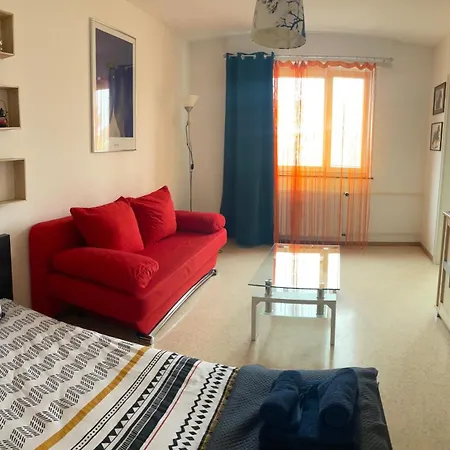 Waooo Flat Tra Francia & Svizzera * Saint-Louis (Haut-Rhin)